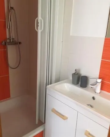شقة S Letni Terasou Filipovice